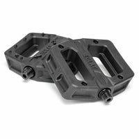 Eclat Juggernaut black pedals on a white background