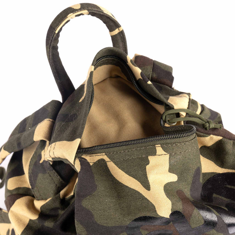 Cult Thick Logo Stash Bag - Camo op pocket open