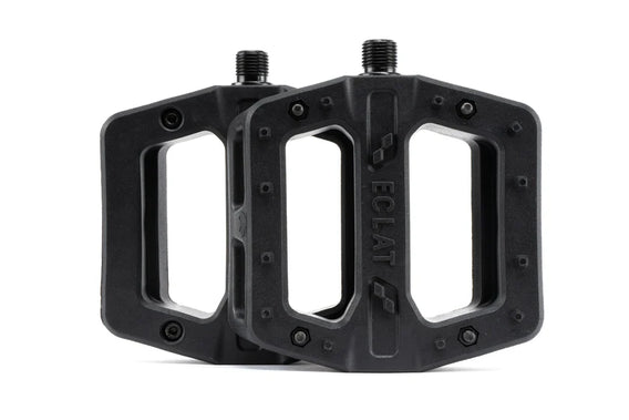 Eclat Juggernaut black pedals on a white background