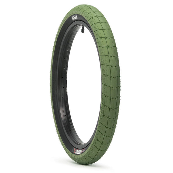 Eclat Fireball Tyre - Green With Black Sidewall 2.40"