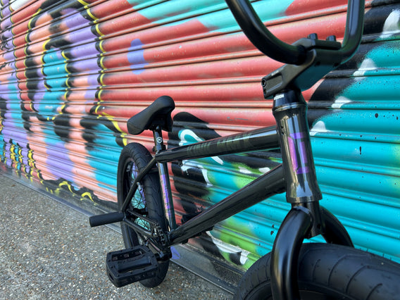 Kink 2027 Setup XL Bike - Iridescent Black - COLLECTION ONLY