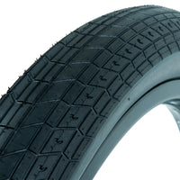 Tall Order Foldable Reilly Park Tyre - Black 2.10" tread super close detail